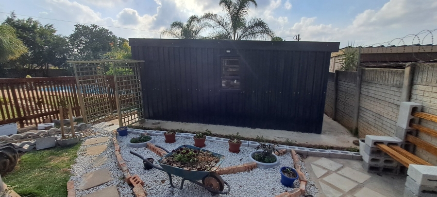 4 Bedroom Property for Sale in Vanes Estate Eastern Cape